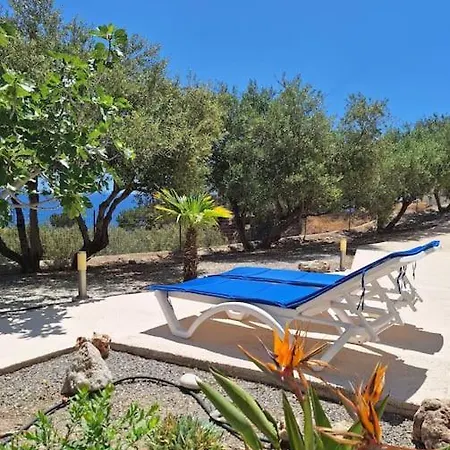 Sea Side Retreat 4 * Achlia