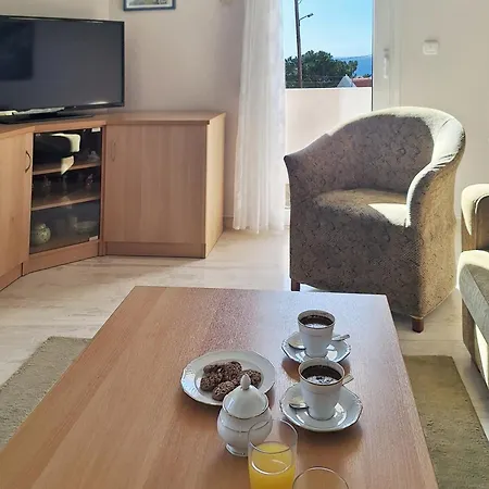 Sea Side Retreat 4 Achlia